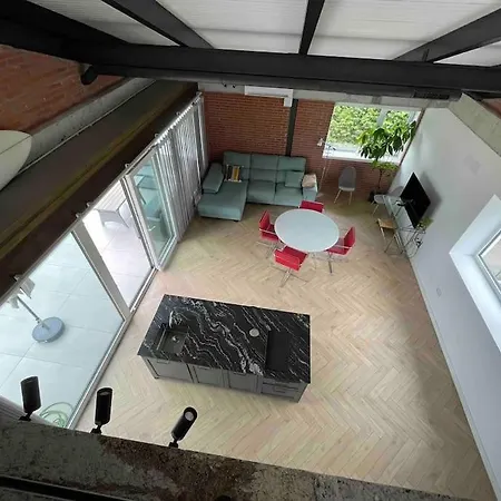 Casa Albuerne Χιχόν